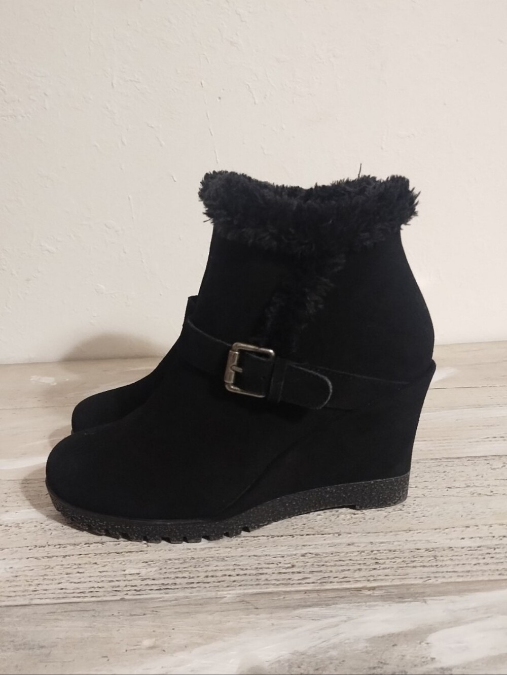 Bjorndal black wedge boots with faux fur U.S.A women's size 7 )(UK women's size5